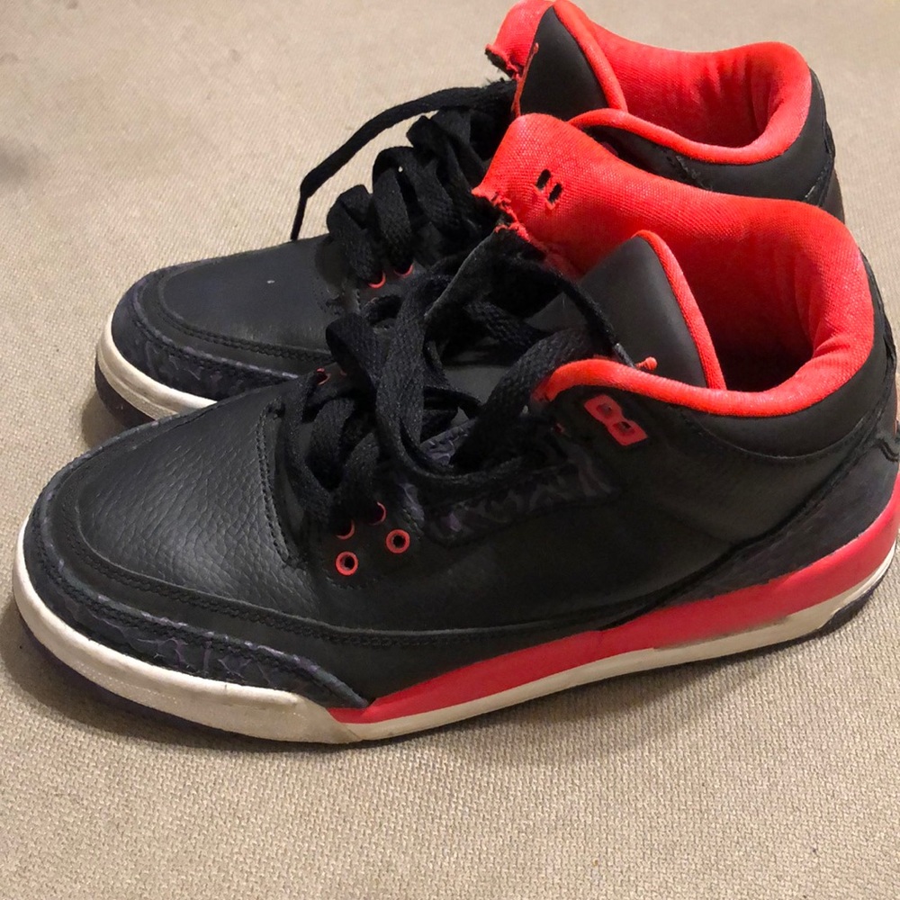Jordan 3 Crimson